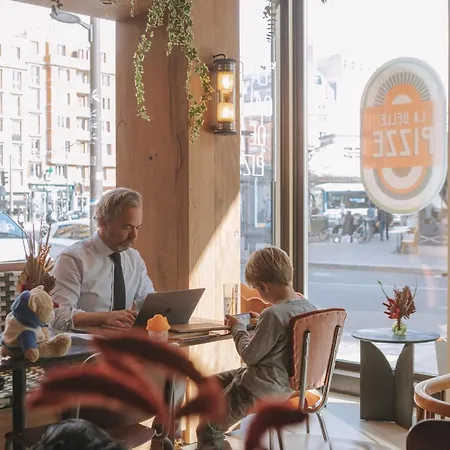 La Belle Hotel